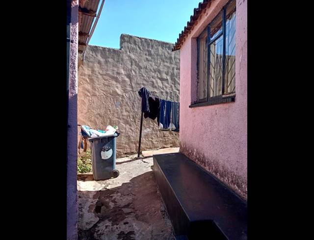 1 BEDROOM HOUSE FOR SALE IN DIEPKLOOF
